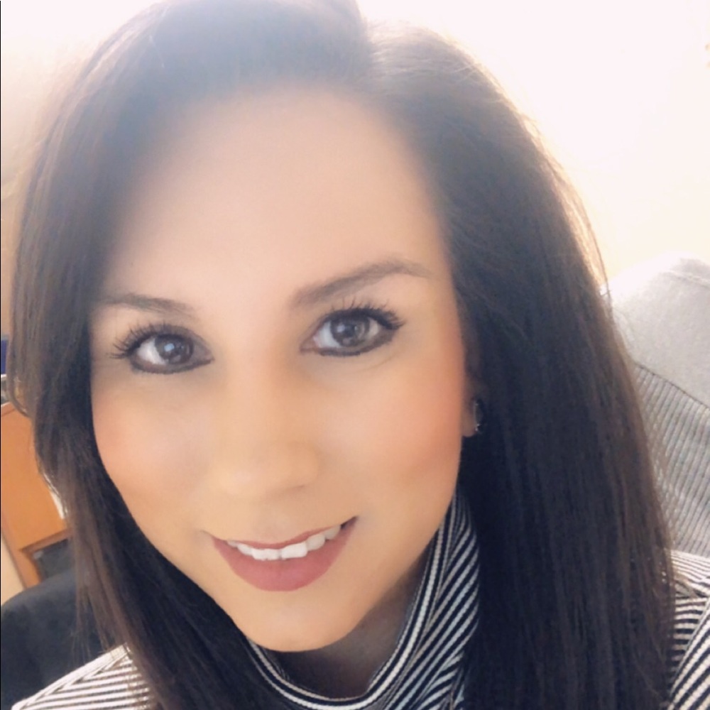 Meet your Posher, Stephanie